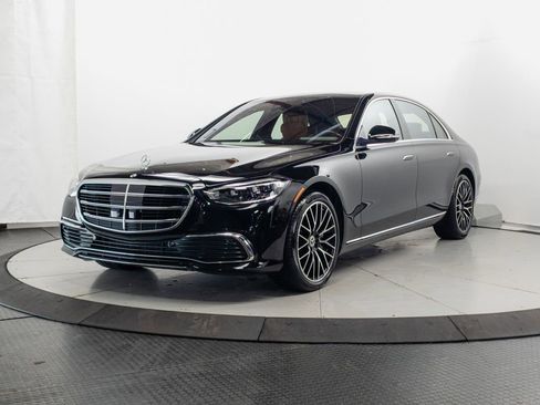 Used 2024 Mercedes-Benz S 580 4MATIC Sedan image 3