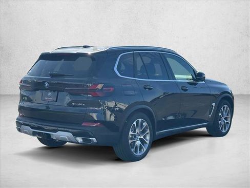 New 2026 BMW X5 xDrive50e image 3