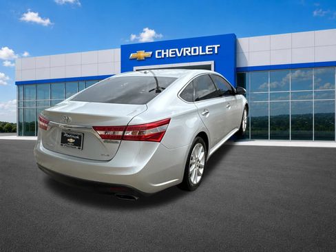 Used 2013 Toyota Avalon XLE Touring FWD image 4