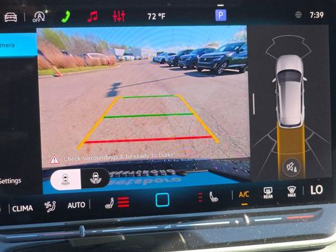 New 2026 Volkswagen Tiguan SE FWD image 12