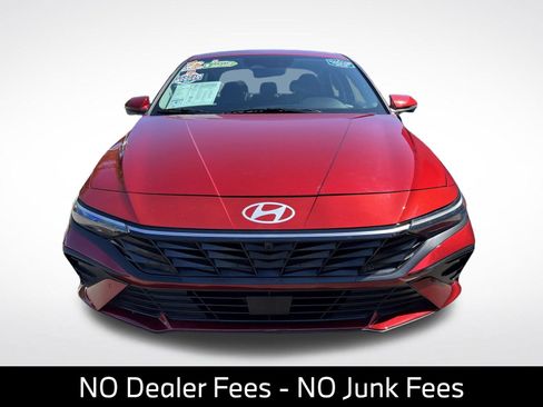 Used 2024 Hyundai Elantra Limited FWD image 2