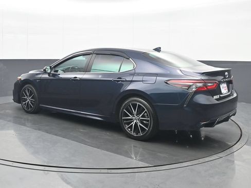 Used 2021 Toyota Camry SE FWD image 4
