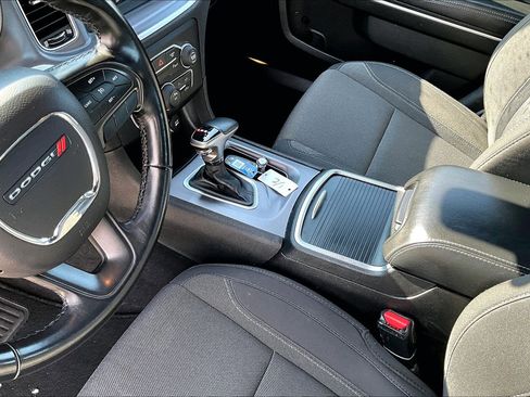 Used 2019 Dodge Charger SXT image 14