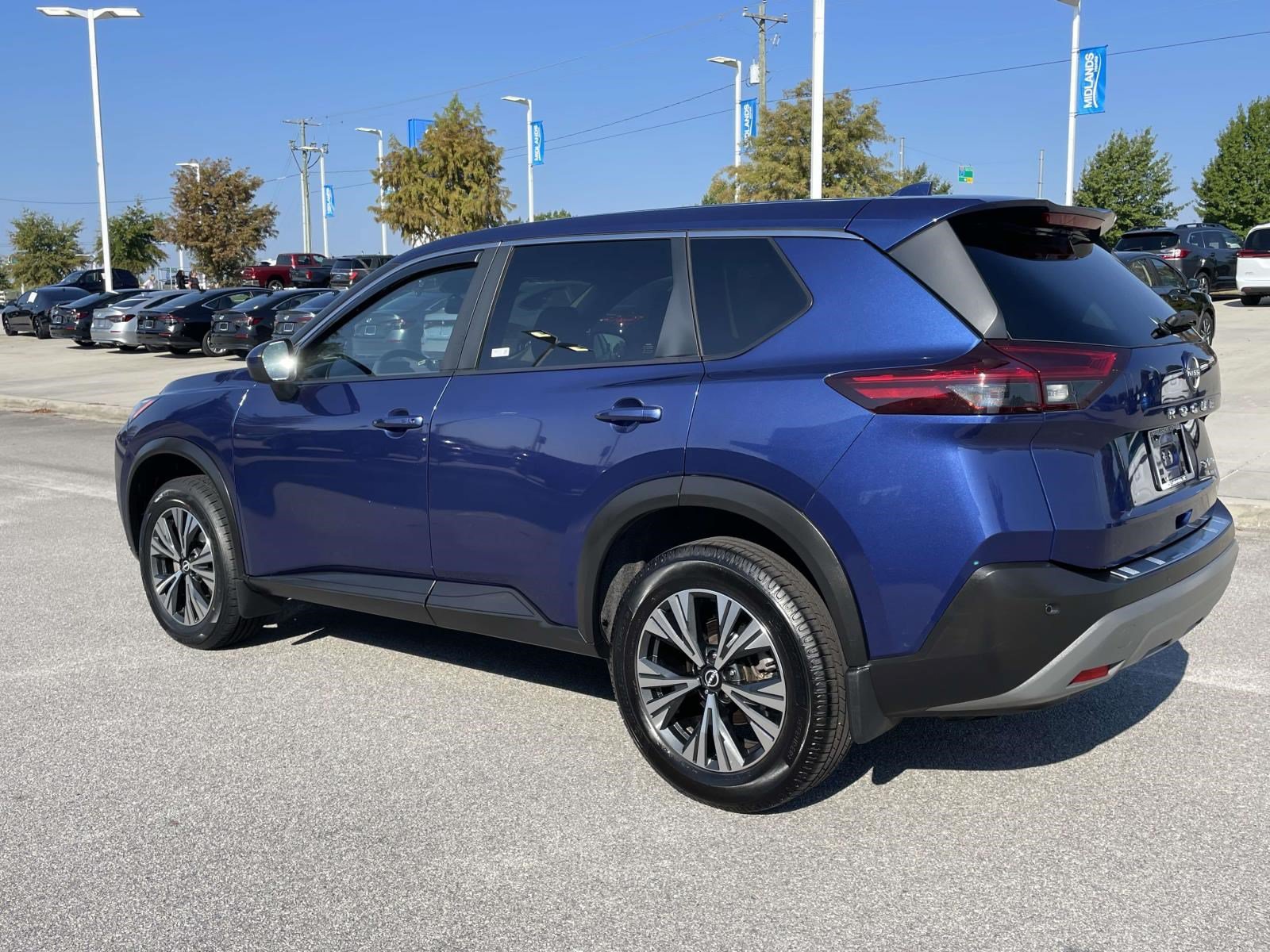 Used 2023 Nissan Rogue SV AWD/4WD image 4