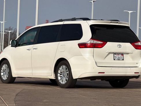Used 2015 Toyota Sienna XLE w/ XLE Navigation Package image 6