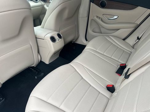 Used 2022 Mercedes-Benz GLC 300 image 12
