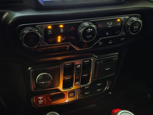 Used 2021 Jeep Wrangler Unlimited Rubicon 4xe w/ Steel Bumper Group image 28