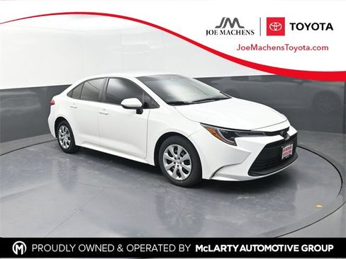 Used 2023 Toyota Corolla LE image 1