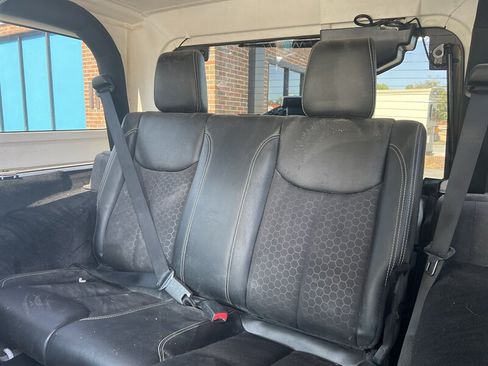 Used 2016 Jeep Wrangler Sport AWD/4WD image 11