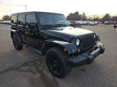 Used 2014 Jeep Wrangler Unlimited Sahara image 6