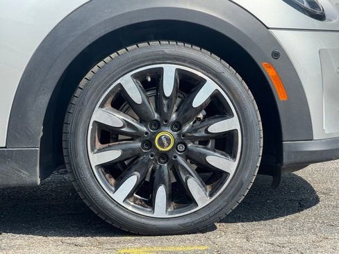 Certified 2024 MINI Cooper SE image 3