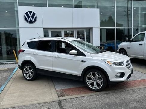 Used 2019 Ford Escape Titanium FWD image 3