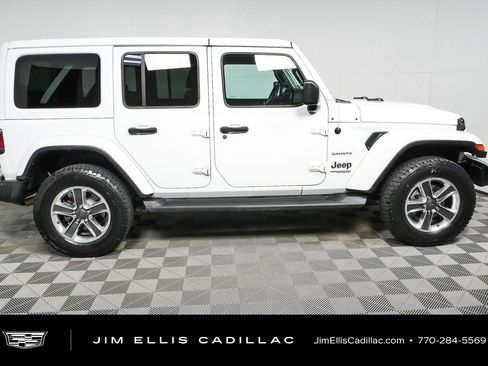 Used 2021 Jeep Wrangler Unlimited Sahara AWD/4WD image 2