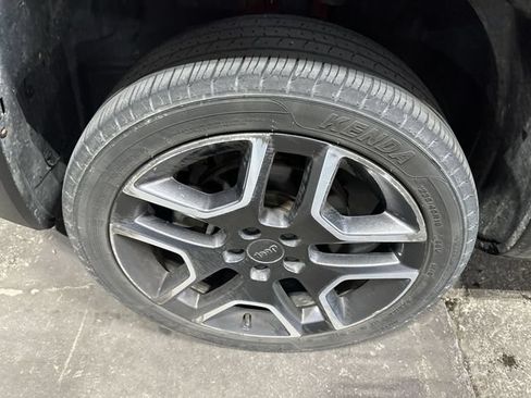 Used 2021 Jeep Renegade Sport AWD/4WD image 23
