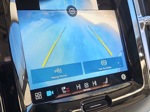 Used 2024 Volvo XC60 B5 Plus w/ Protection Package Premier image 9