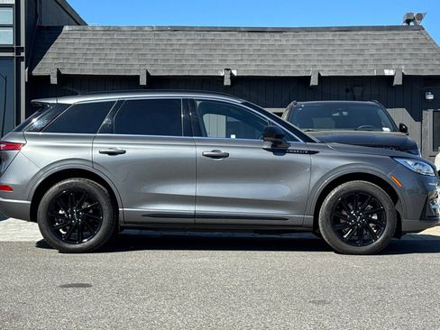 Certified 2025 Lincoln Corsair Grand Touring image 3