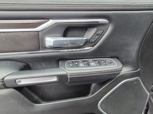 Used 2022 RAM 1500 Laramie AWD/4WD image 12