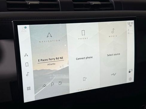 Used 2023 Land Rover Defender 130 X-Dynamic SE image 33