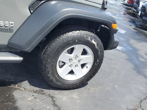 Used 2019 Jeep Wrangler Unlimited Sport AWD/4WD image 6