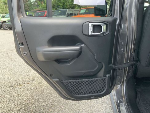 Used 2021 Jeep Wrangler Unlimited Sport AWD/4WD image 44