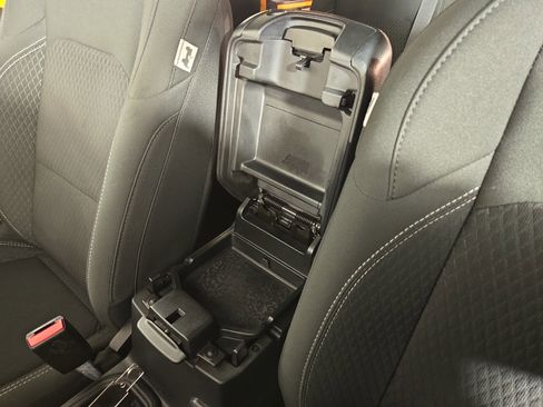 Used 2021 Jeep Wrangler Unlimited Sport image 28