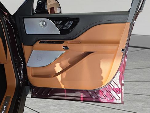 Used 2023 Lincoln Aviator Black Label Grand Touring image 28