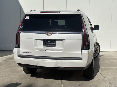 Used 2020 Cadillac Escalade Platinum image 6