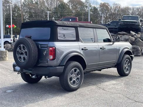 New 2025 Ford Bronco Base image 7