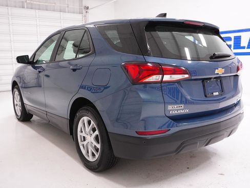 Used 2024 Chevrolet Equinox LS w/ Driver Confidence II Package image 9
