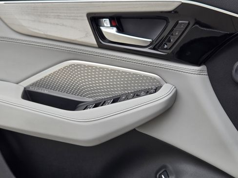 Certified 2024 Acura MDX SH-AWD w/ Advance Package image 24