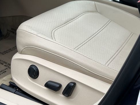 Used 2013 Volkswagen Passat TDI SE image 20