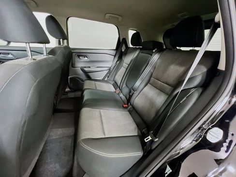 Used 2024 Nissan Rogue SV FWD image 24
