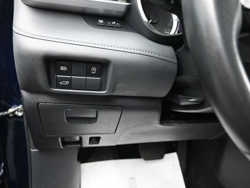 Used 2023 Toyota Highlander XLE image 16