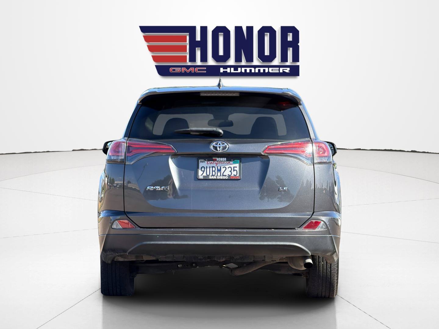 Used 2018 Toyota RAV4 LE w/ All Weather Liner Package FWD image 5