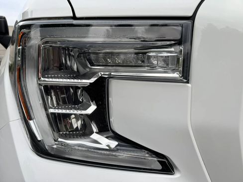 Used 2022 GMC Sierra 1500 AT4 w/ AT4 Preferred Package AWD/4WD image 13