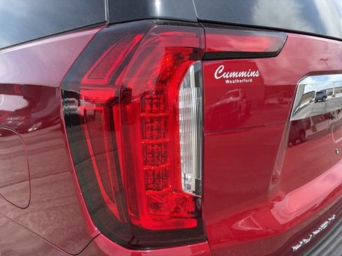 Used 2022 GMC Yukon XL SLT w/ SLT Luxury Package AWD/4WD image 11