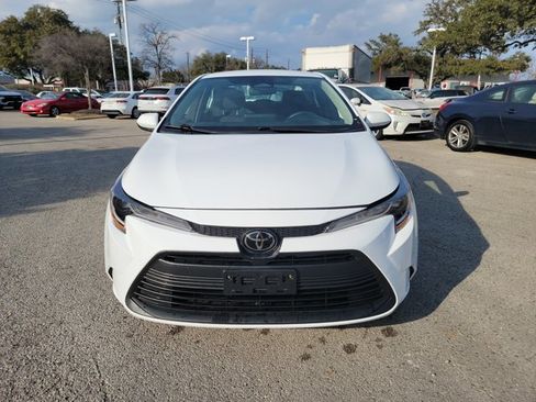Used 2024 Toyota Corolla LE image 2