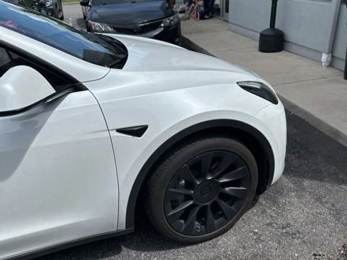 Used 2023 Tesla Model Y Long Range AWD/4WD image 11