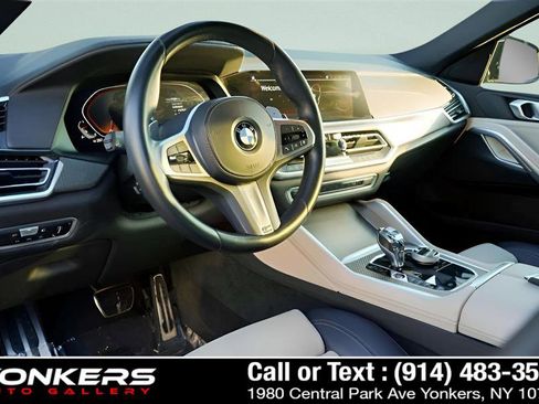 Used 2022 BMW X6 xDrive40i w/ Executive Package image 21