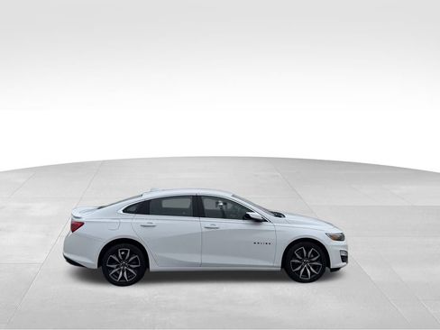 Certified 2024 Chevrolet Malibu RS w/ LPO, Floor Liner Package image 11