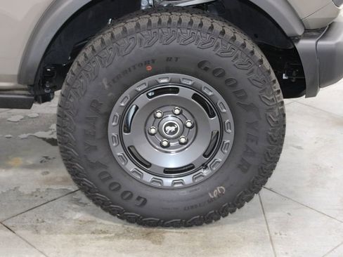 Used 2025 Ford Bronco Badlands AWD/4WD image 13