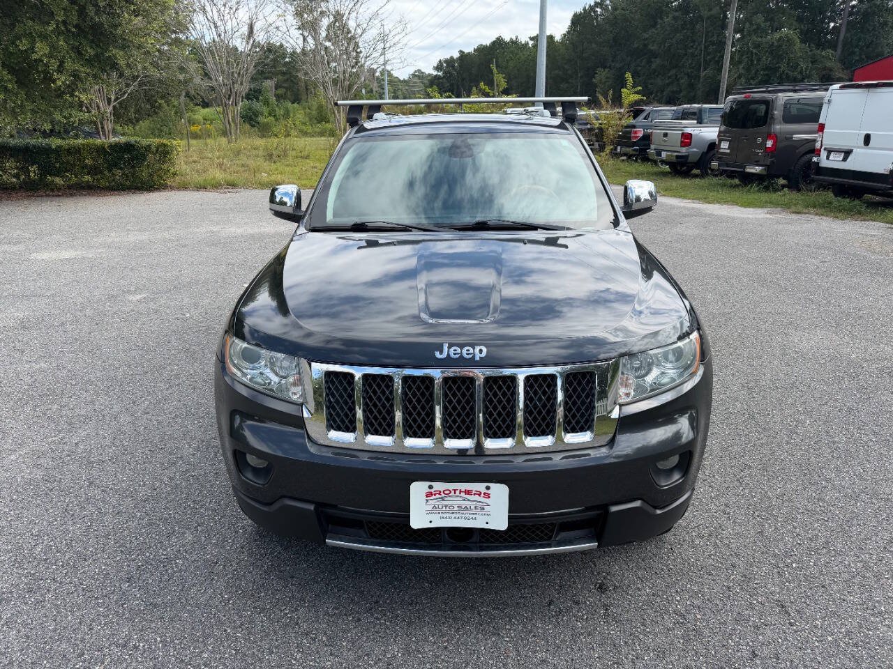 Used 2011 Jeep Grand Cherokee Overland AWD/4WD image 2