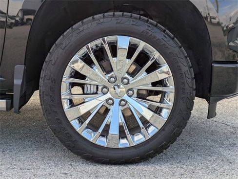 Used 2023 Chevrolet Silverado 1500 High Country w/ High Country Premium Package image 11