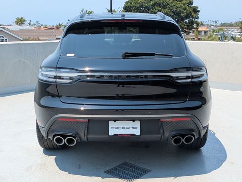 Certified 2025 Porsche Macan AWD/4WD image 10