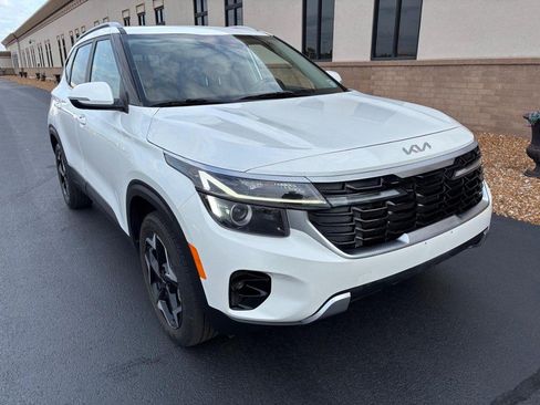 Used 2024 Kia Seltos EX AWD/4WD image 2