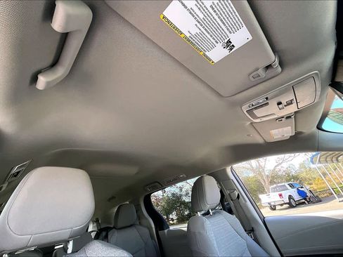 Certified 2024 Toyota Sienna LE image 13