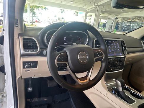 Used 2020 Jeep Grand Cherokee Limited image 34