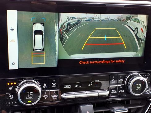 Used 2024 Toyota Highlander LE image 19