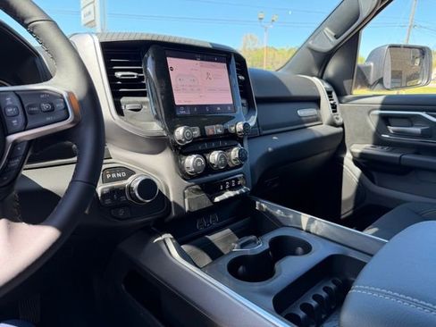 New 2026 RAM 1500 4x4 Crew Cab image 21