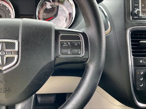 Used 2017 Dodge Grand Caravan SE w/ Power Window Group FWD image 25